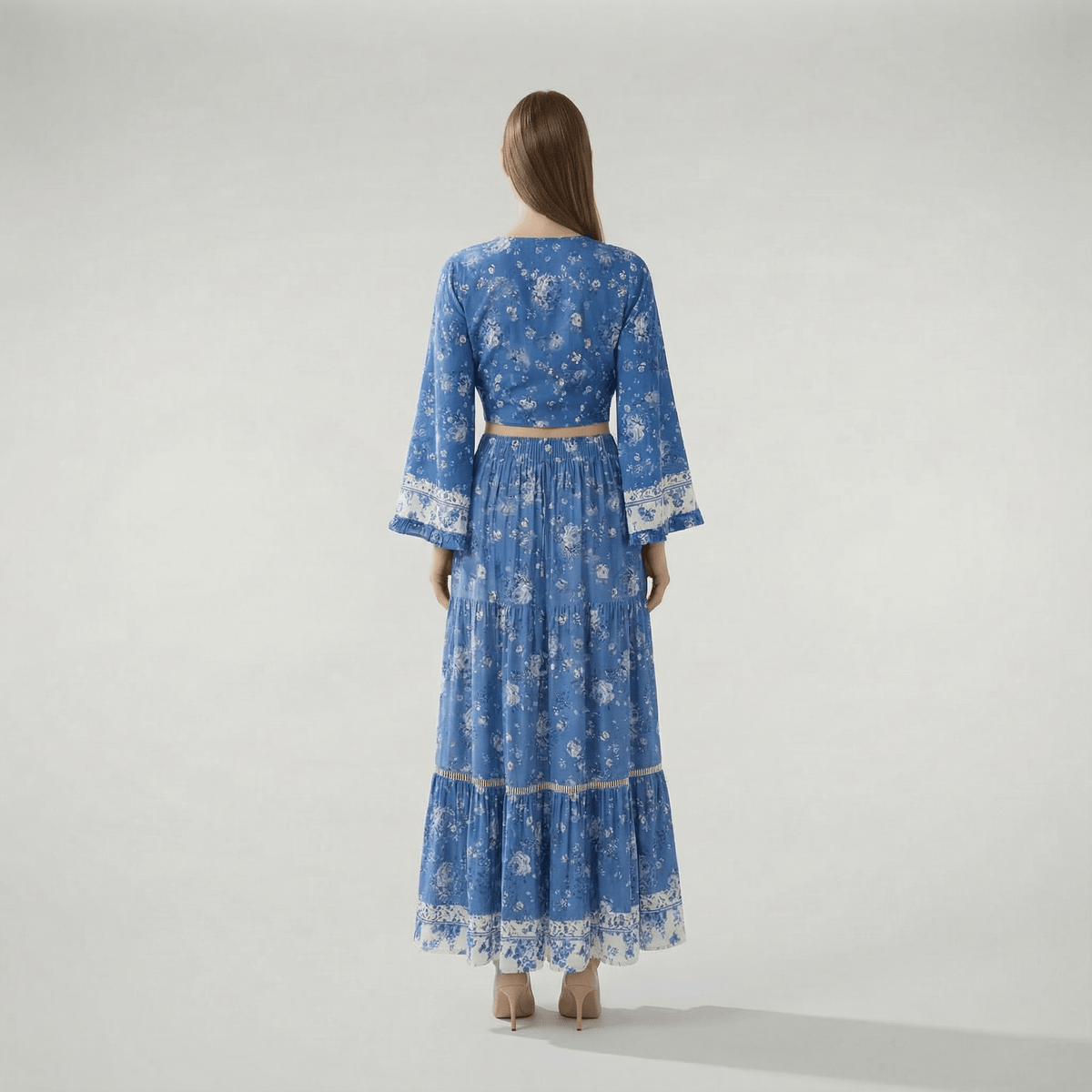 Motif floral sur fond bleu clair